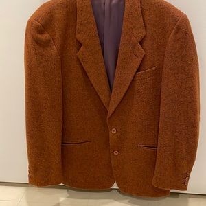 Men’s rust wool sport coat, Sz.M by Kenzie, 2 button front, 2 lower,1 top pocket